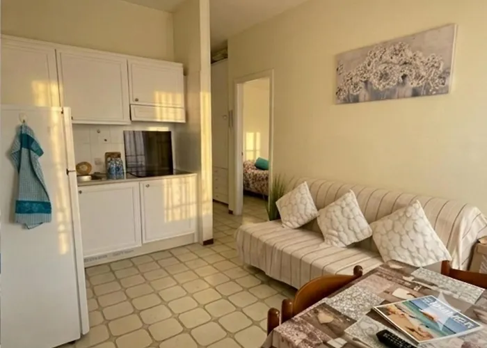 Bright Flat With Balcony-beahost Διαμέρισμα *